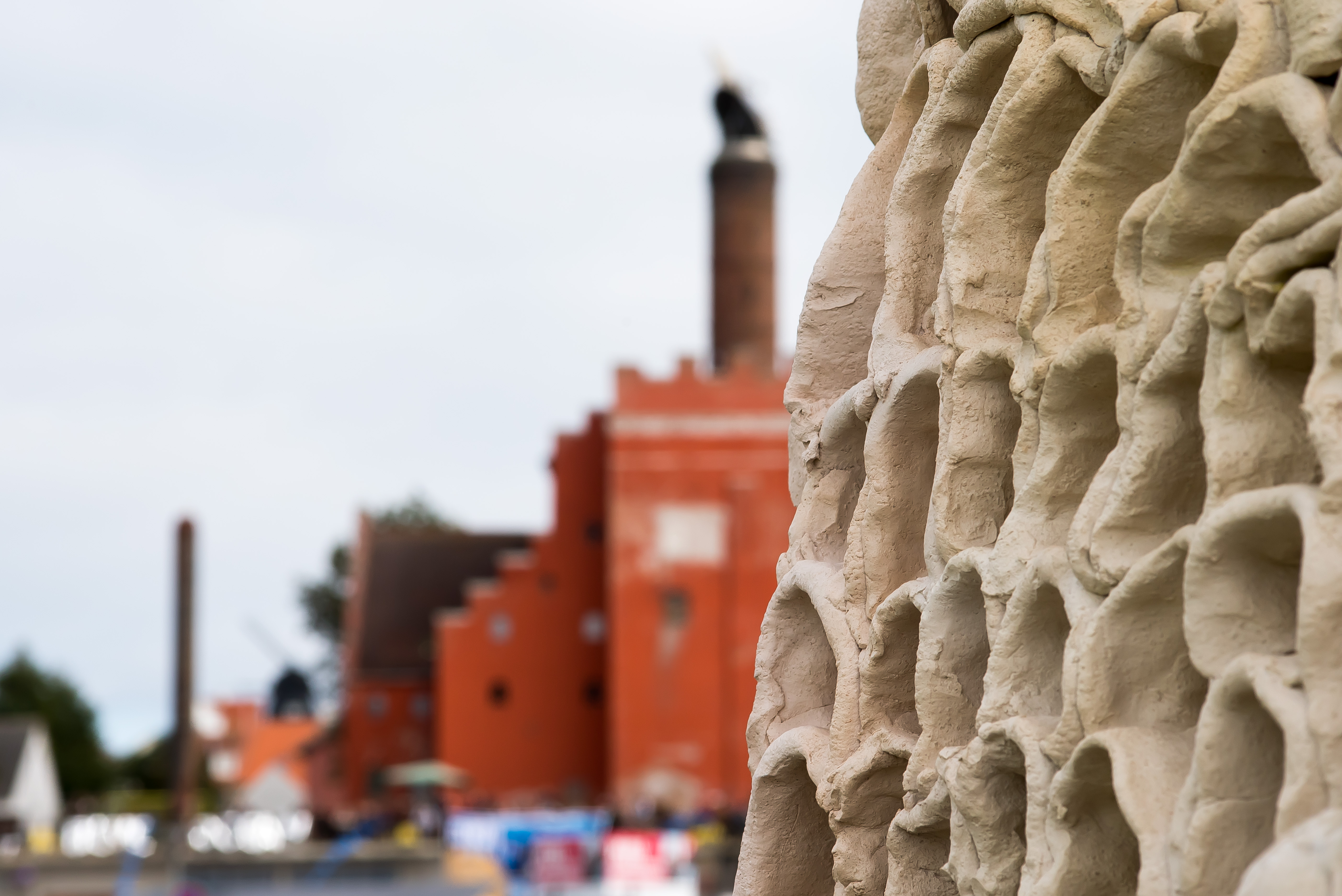 Skulptur på stranden i Ebeltoft